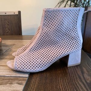 nude women’s open toed heels